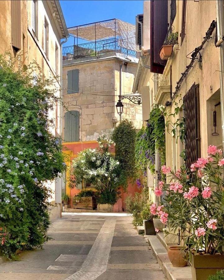 Nuit A La Roquette, Arles Apartment Exterior foto