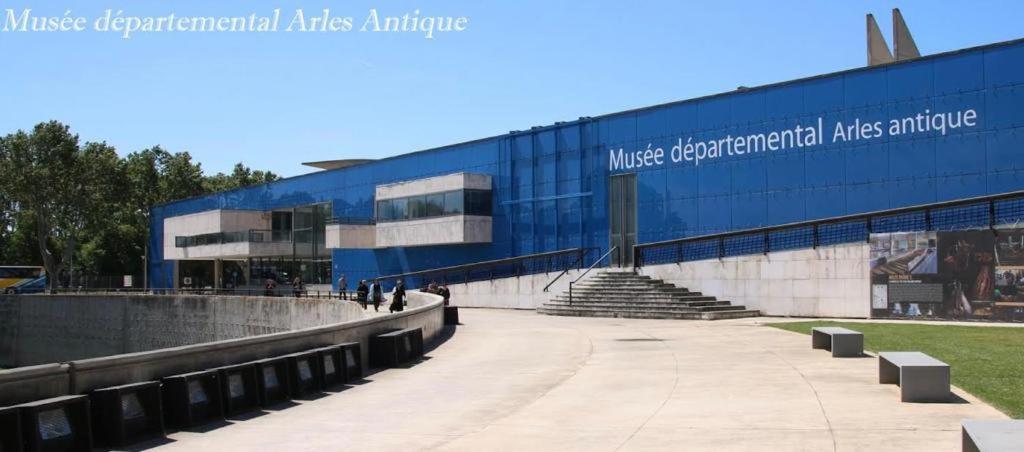 Nuit A La Roquette, Arles Apartment Exterior foto